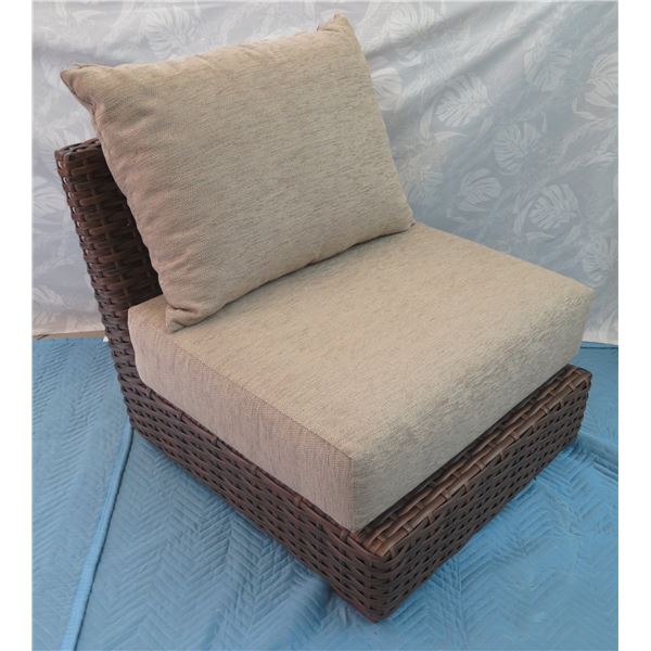 Woven Lounge Chair w/ Cushions 30" x 29" x 30" Back Ht.