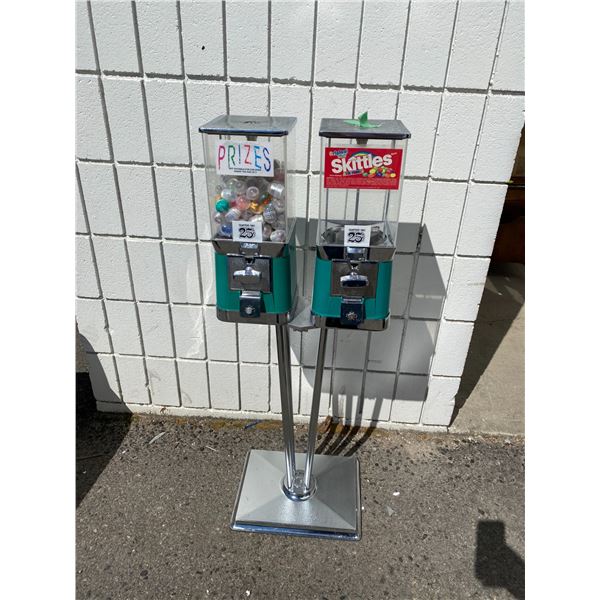 Candy machine with key