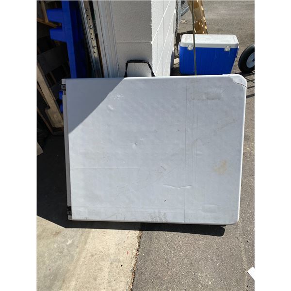 Folding table some damage