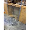 Image 1 : Guitar stand decor