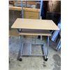 Image 1 : Desk