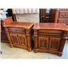 Image 1 : 2 nightstands