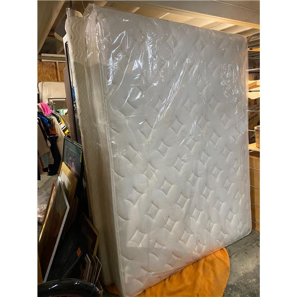 Queen mattress and box spring