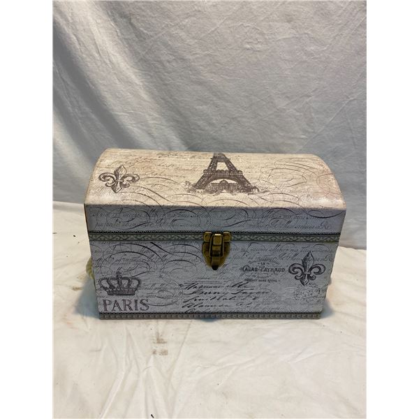Decor storage container