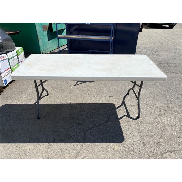 6 foot folding table