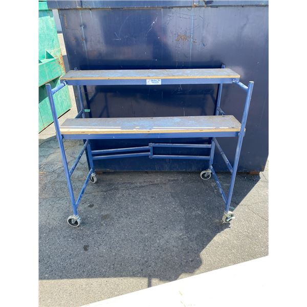 Rolling commercial stand