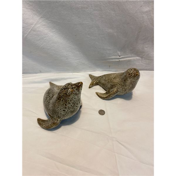 2 seals