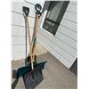 Image 1 : Shovels