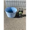 Image 1 : Frog and bucket