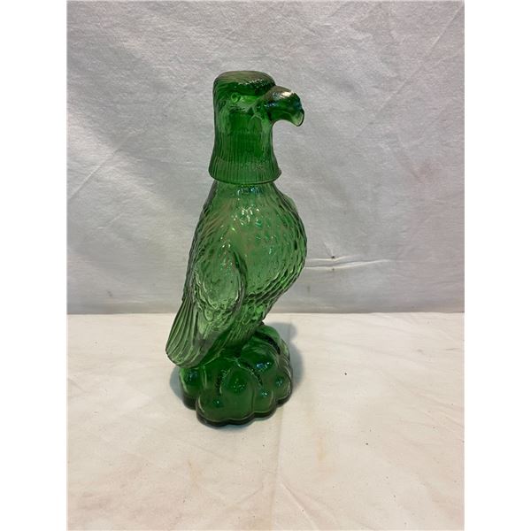Decanter beak has chip