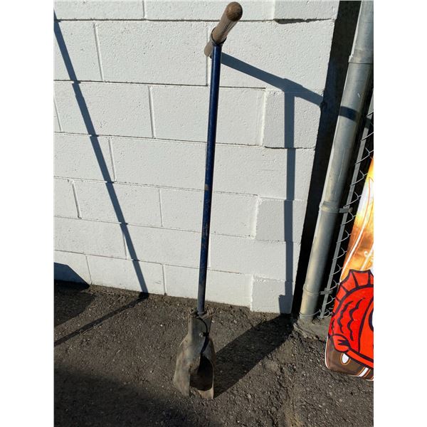 Post hole digger