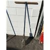 Image 2 : Post hole digger