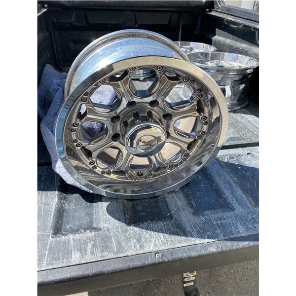 F350 rims 17 inch on center cap missing set of 4