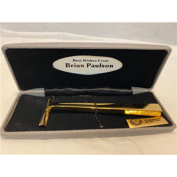 Razor holder