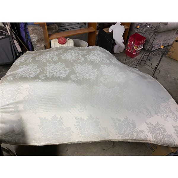 Mattress foamie items