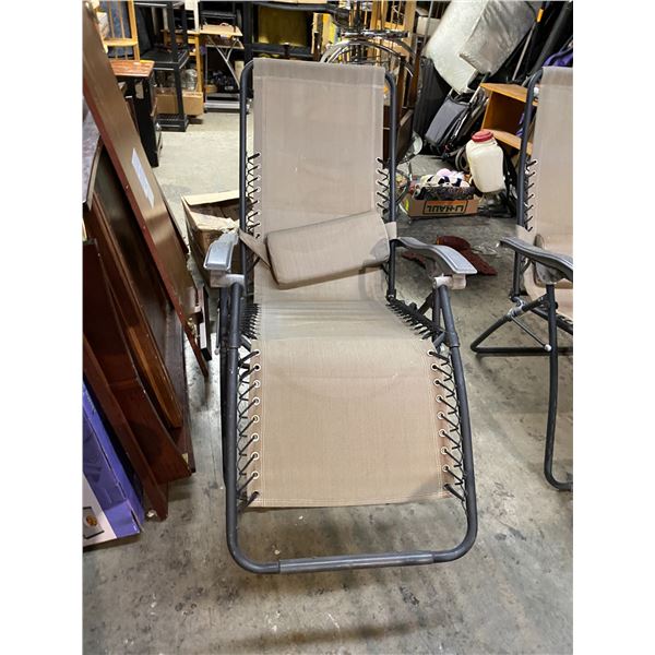 Gravity chair