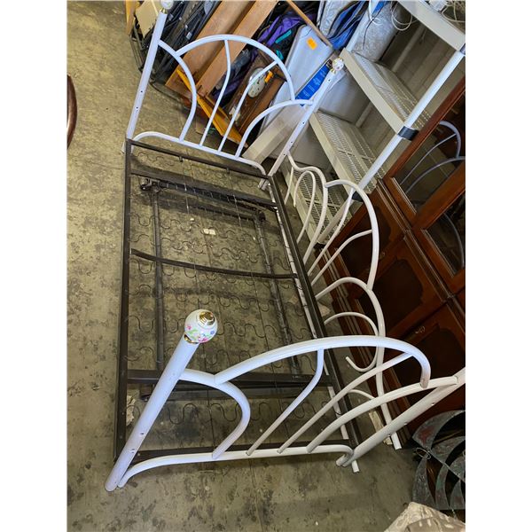 Trundle bed
