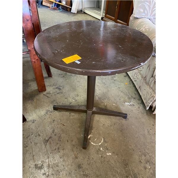 Pedestal side table 24 “ round 25 tall