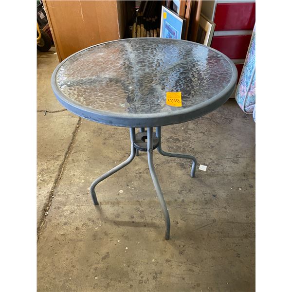 Patio side table 23.5”x27”