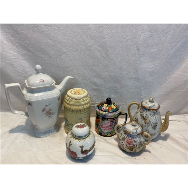 Collectible lidded containers ect