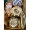 Image 1 : Lot collectible plates and platters