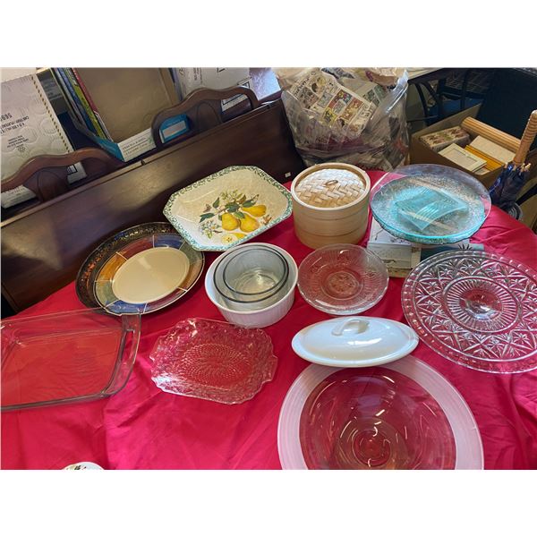 Lot kitchen related bowls abs pans e t