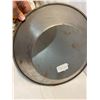 Image 2 : Painted pan