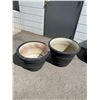 Image 1 : 2 pots one has damage