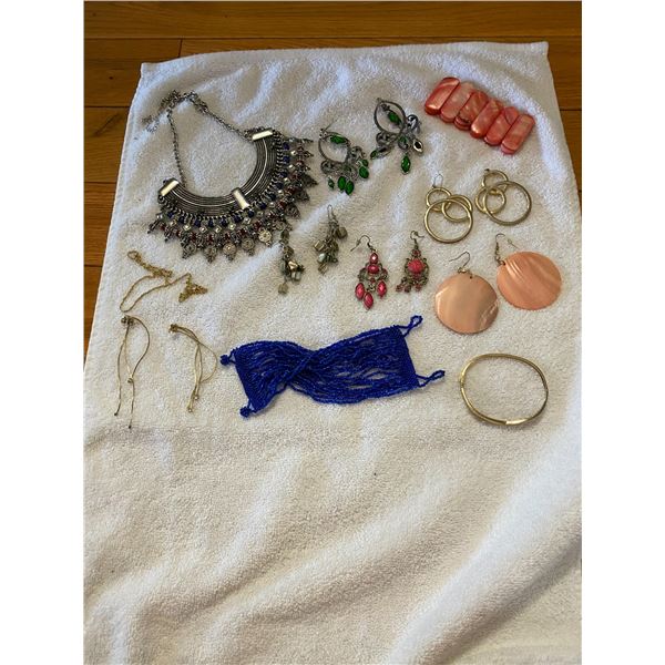 Lot misc costume Jewelry