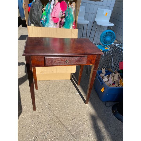 Side table missing drawer runner