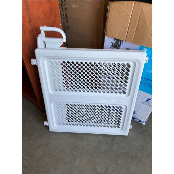 Safety 1st baby gate