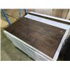Image 2 : 27 BOXES OF CALIFORNIA SUNSHINE 1/2" MAPLE ENGINEERED FLOORING