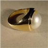 Image 1 : Large Mabe Pearl and Gold Ring. #1749192