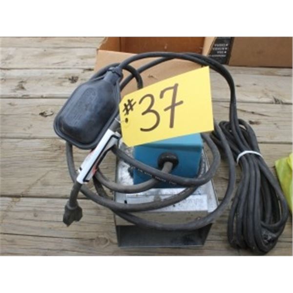 WATER FLOAT (AS NEW)