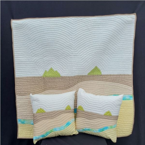 Wall hanging Quilt, Pillows, & inserts from Hawaiian Quilt Collection (New)