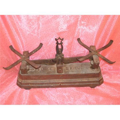 Antique Vintage Cast Iron Balance Scale Force 5 1778909