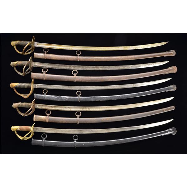 GROUP OF 14 CIVIL WAR CAVALRY SABERS.