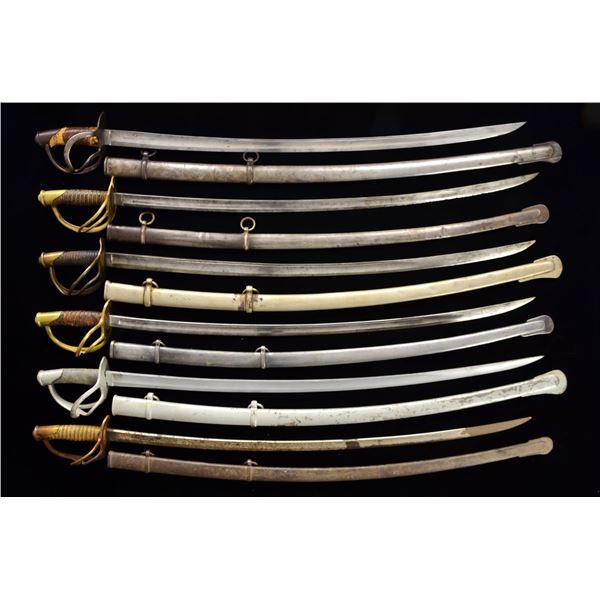 GROUP OF 13 CIVIL WAR CAVALRY SABERS.