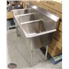 Image 4 : NEW STAINLESS STEEL 3-WELL SINK