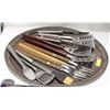 Image 1 : LARGE TRAY W/ BROILER & BBQ UTENSILS