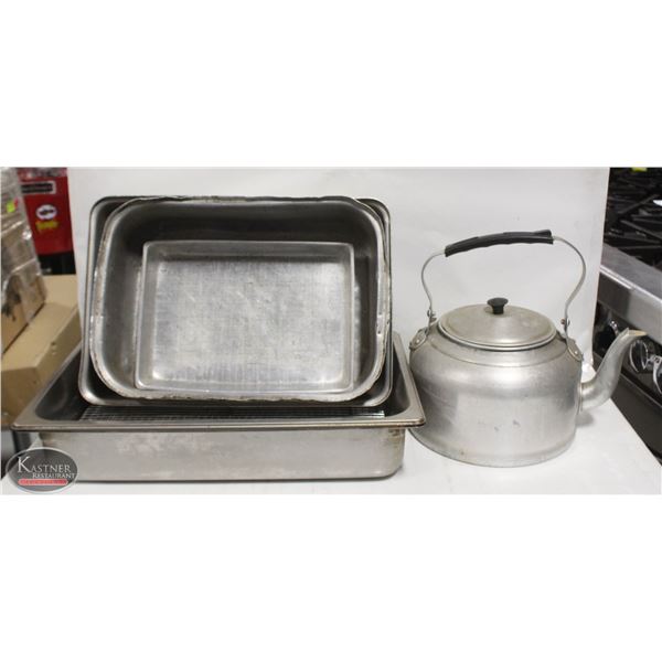 LOT OF ASSORTED  ALUMINUM ROASTING PAN & KETTLE