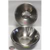 Image 1 : LOT OF 8 GOOD QUALITY S/S BOWLS 12"
