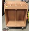 Image 1 : CAMBRO CUTLERY AND CONDIMENT CART