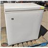 Image 1 : 32" WHITE CHEST FREEZER * UNTESTED, AS IS