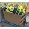 Image 1 : PALLET OF ASSORTED GREEN LETTER SIGNAGE