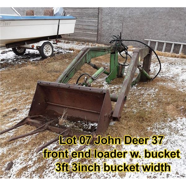 John Deere 37 front end loader w bucker 3 ft 3 inch bucket width