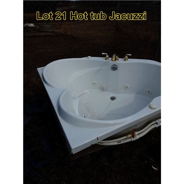 Hot tub jacuzzi
