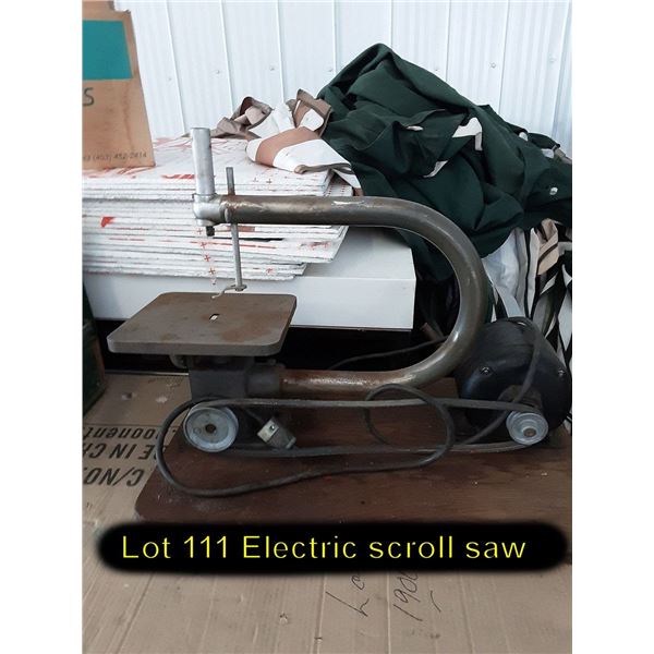 Electric scroll saw