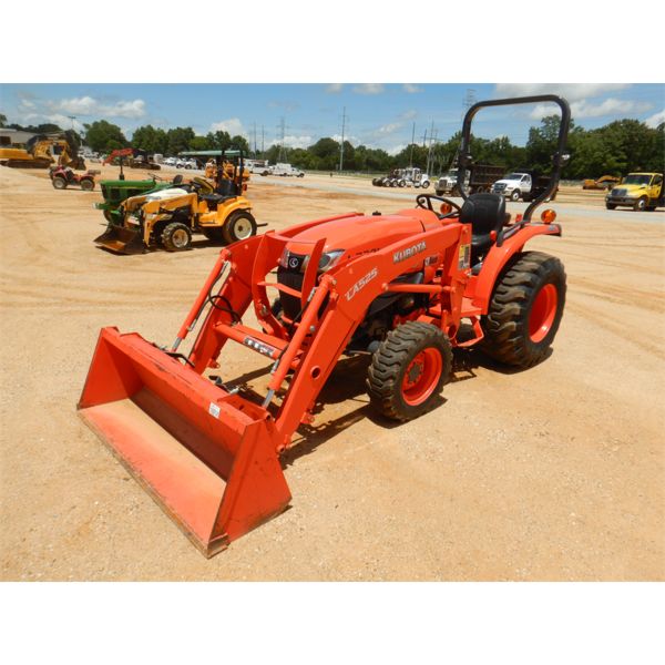 KUBOTA L3301 Farm Tractor