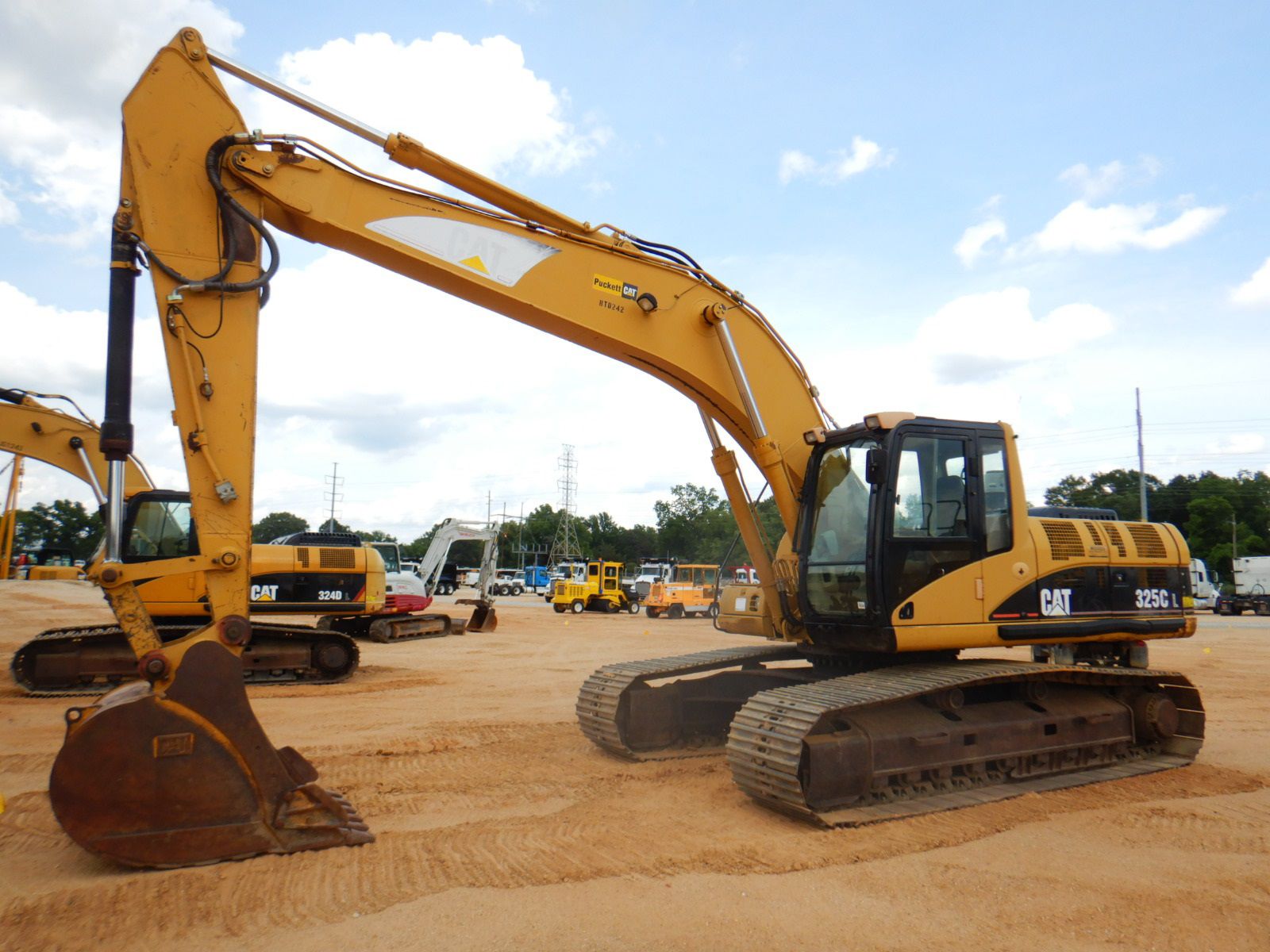 2006 CAT 325CL Excavator J M Wood Auction Company Inc 2006-cat-325cl-excavator-j-m-wood-auction-company-inc